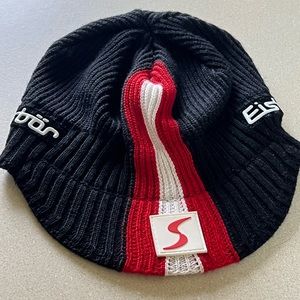 Eisbär hat black new without tags